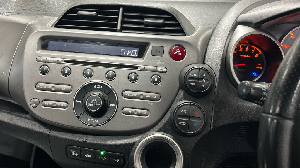 Used Honda Jazz 2010 for sale - 77688240: Photo 5