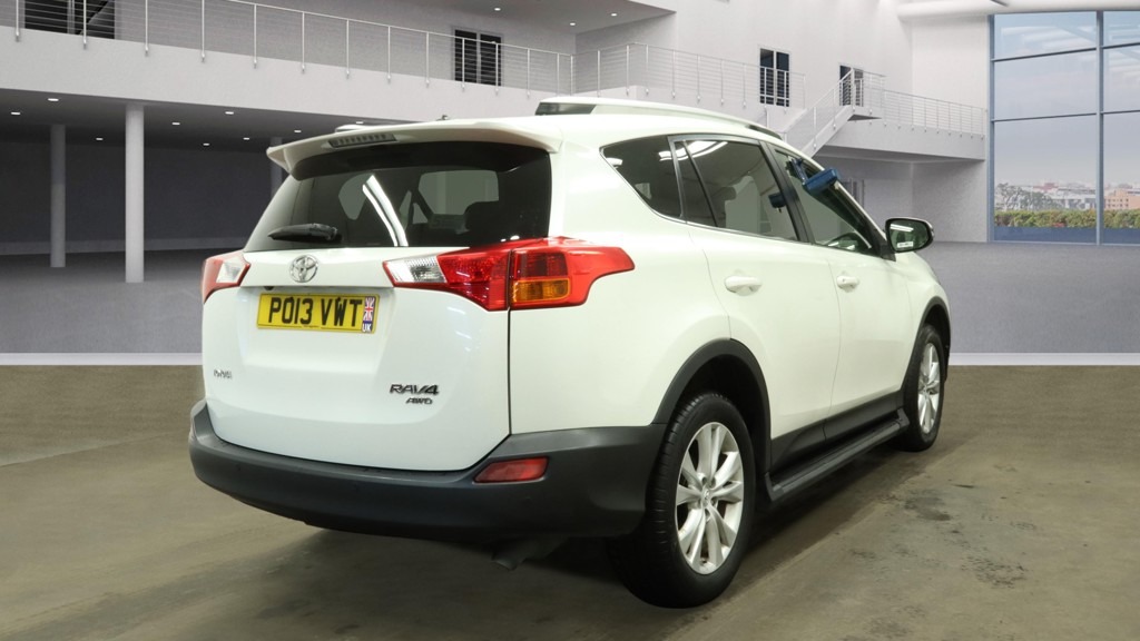 Used Toyota RAV4 2013 for sale - 77160011: Photo 2