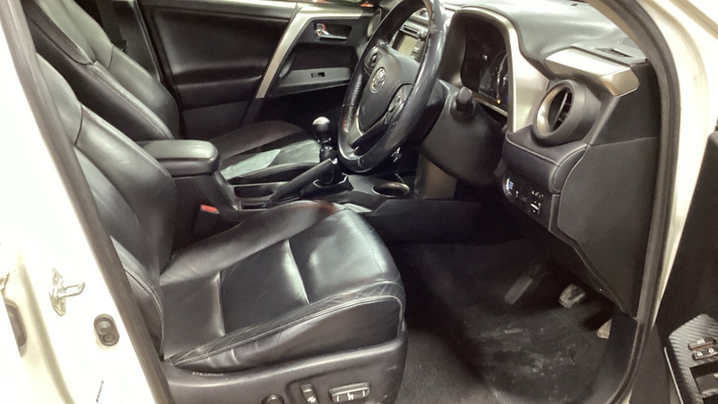 Used Toyota RAV4 2013 for sale - 77160011: Photo 3