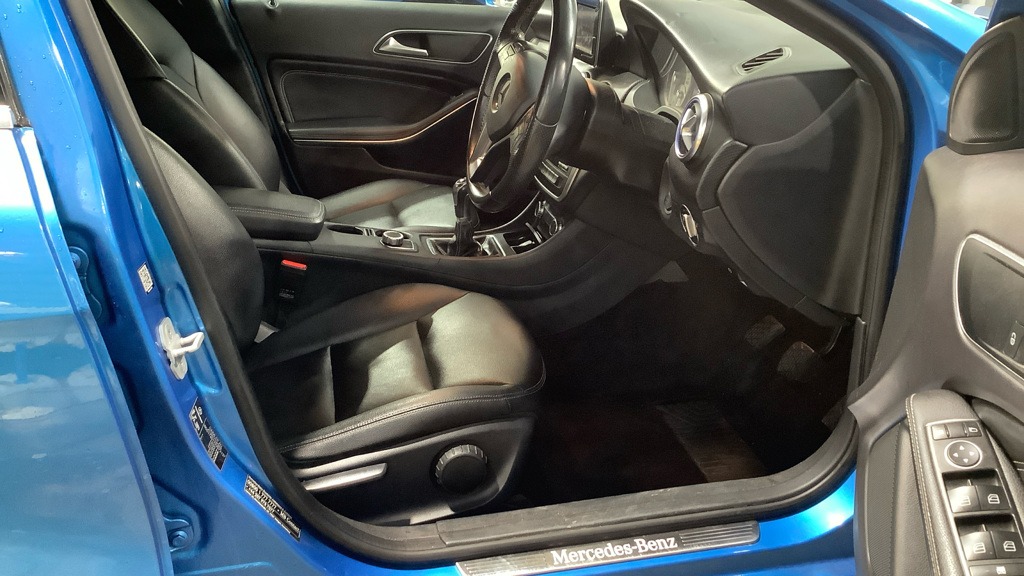 Used Mercedes-Benz A-Class 2015 for sale - 76037875: Photo 3