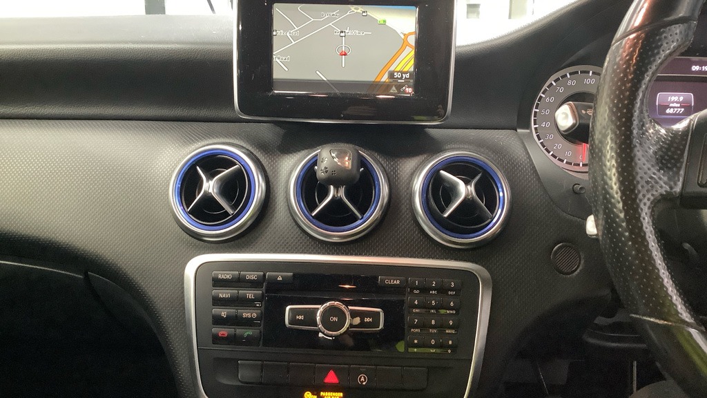 Used Mercedes-Benz A-Class 2015 for sale - 76037875: Photo 8