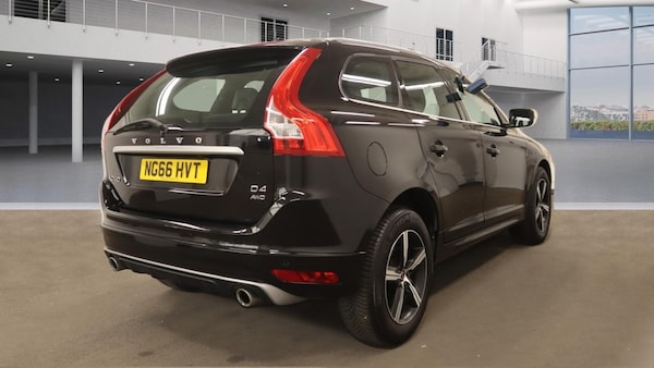 Used Volvo XC60 2017 for sale - 75144917: Photo 2