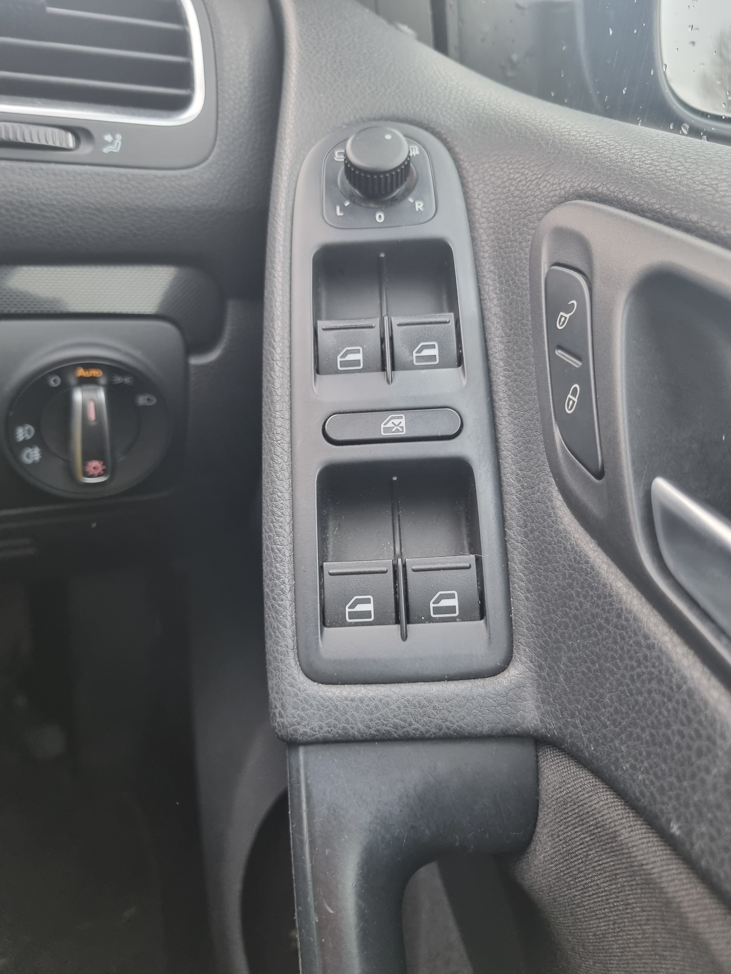 Used Volkswagen Golf 2010 for sale - 77461410: Photo 18