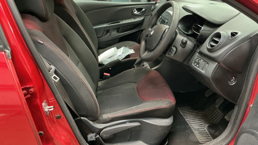 Used Renault Clio 2013 for sale - 77901349: Photo 3