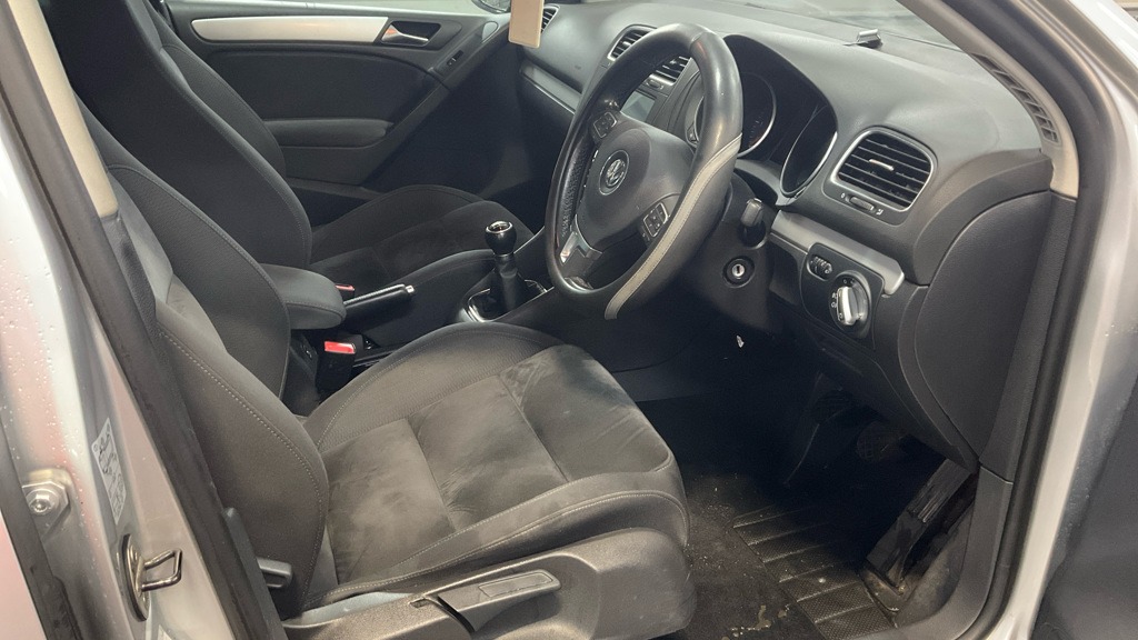 Used Volkswagen Golf 2011 for sale - 77973574: Photo 3