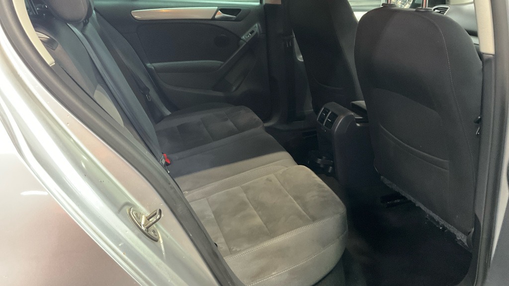 Used Volkswagen Golf 2011 for sale - 77973574: Photo 6