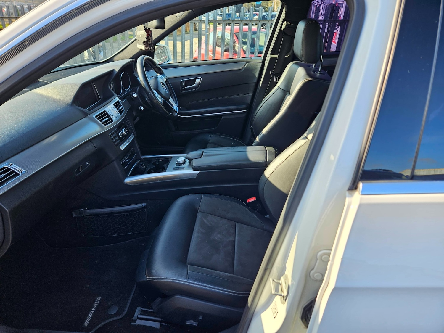 Used Mercedes-Benz E Class 2014 for sale - 77651721: Photo 6