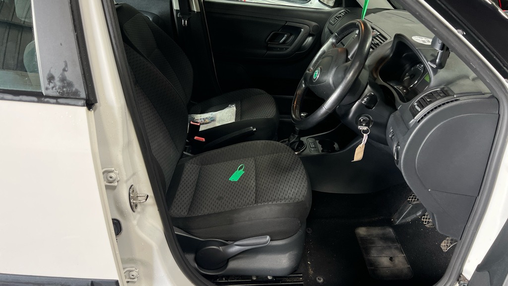 Used Skoda Fabia 2011 for sale - 76696690: Photo 3