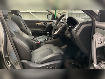 Used Nissan Qashqai 2017 for sale - 79367523: Photo