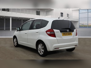 Used Honda Jazz 2013 for sale - 76243261: Photo 2