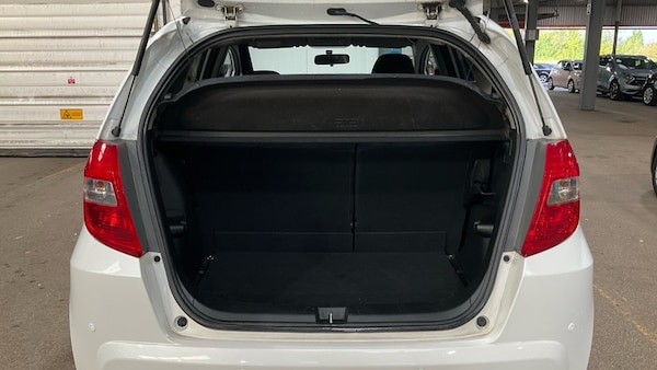 Used Honda Jazz 2013 for sale - 76243261: Photo 9