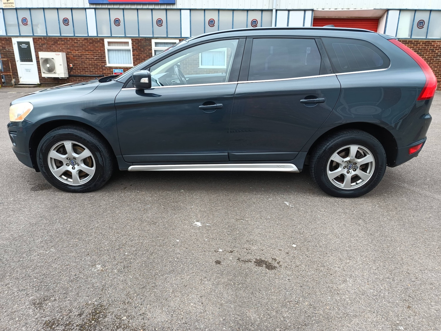 Used Volvo XC60 2010 for sale - 76845217: Photo 10