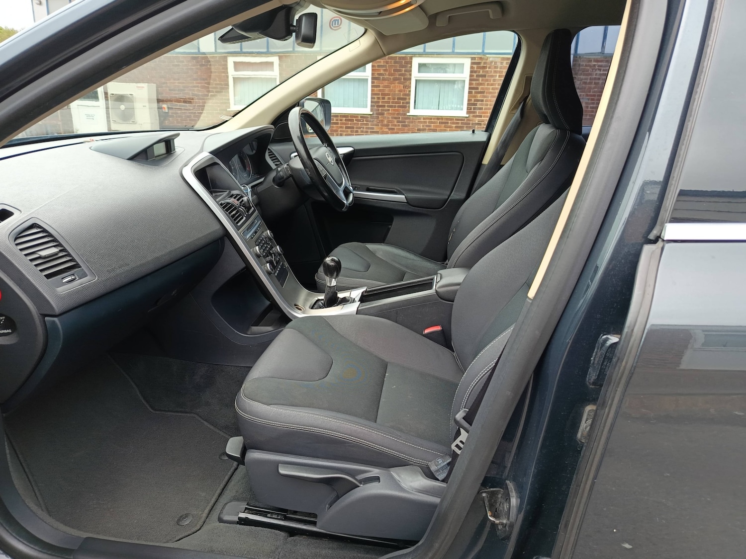 Used Volvo XC60 2010 for sale - 76845217: Photo 6