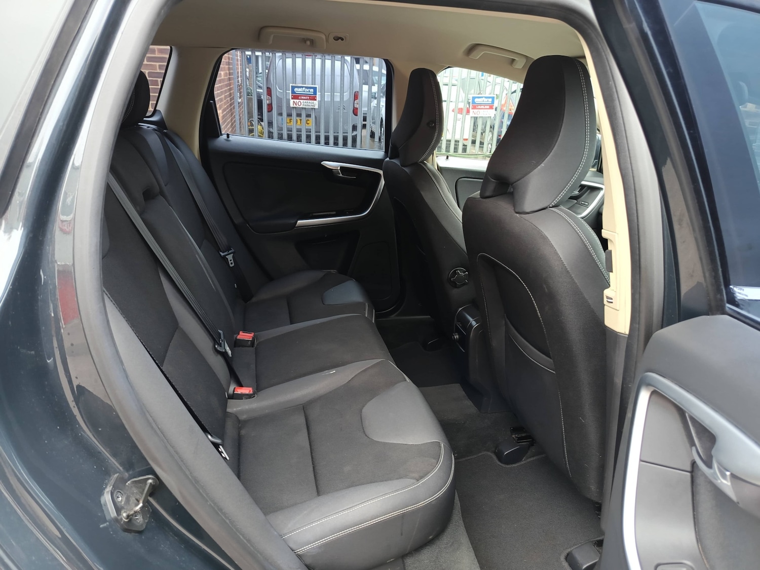 Used Volvo XC60 2010 for sale - 76845217: Photo 7