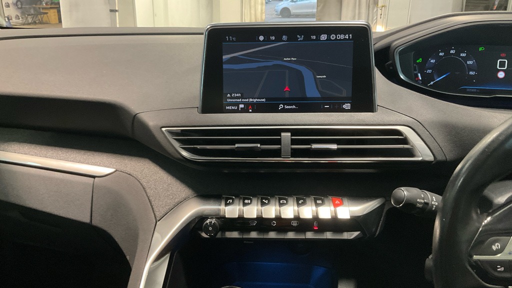 Used Peugeot 3008 2017 for sale - 76384243: Photo 8