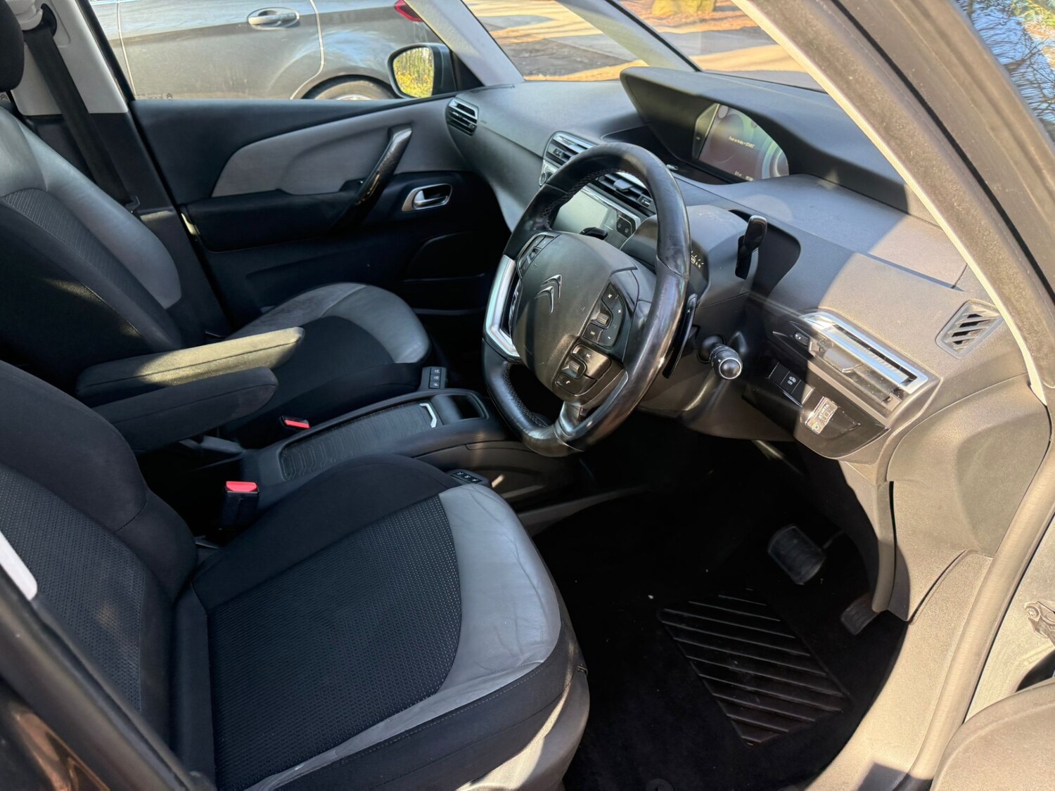 Used Citroen Grand C4 Picasso 2015 for sale - 77937325: Photo 29