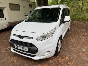 Used Ford Grand Tourneo Connect 2017 for sale - 75765706: Photo