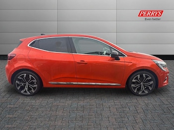 Used Renault Clio 2022 for sale - 76958047: Photo