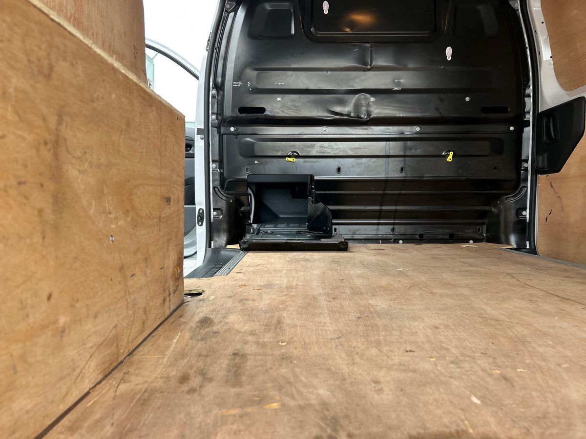 Used Peugeot Expert 2022 for sale - 76565847: Photo 34
