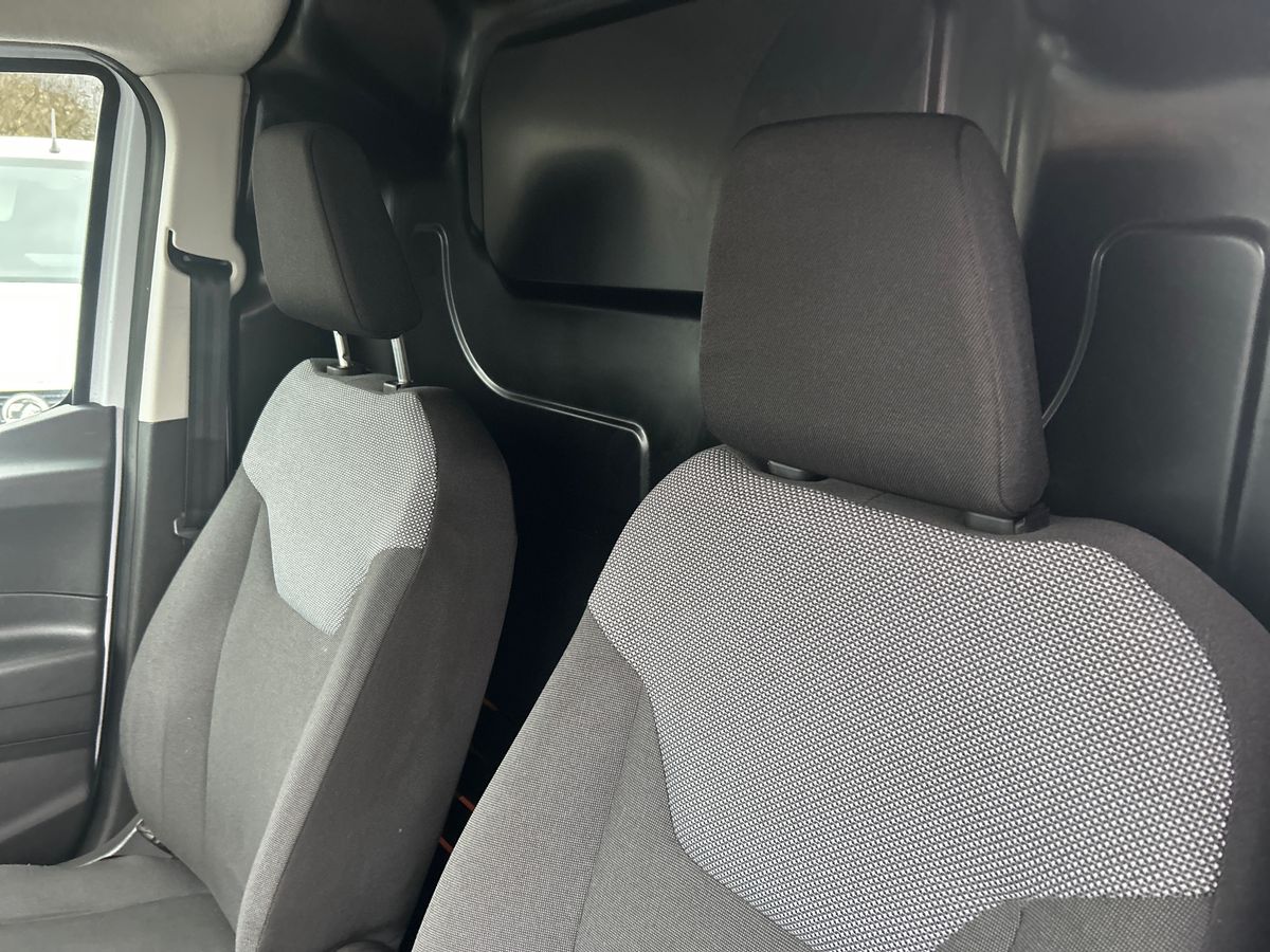 Used Ford Transit Courier 2021 for sale - 76565860: Photo 32