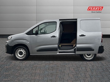 Used Citroen Berlingo 2025 for sale - 76969334: Photo