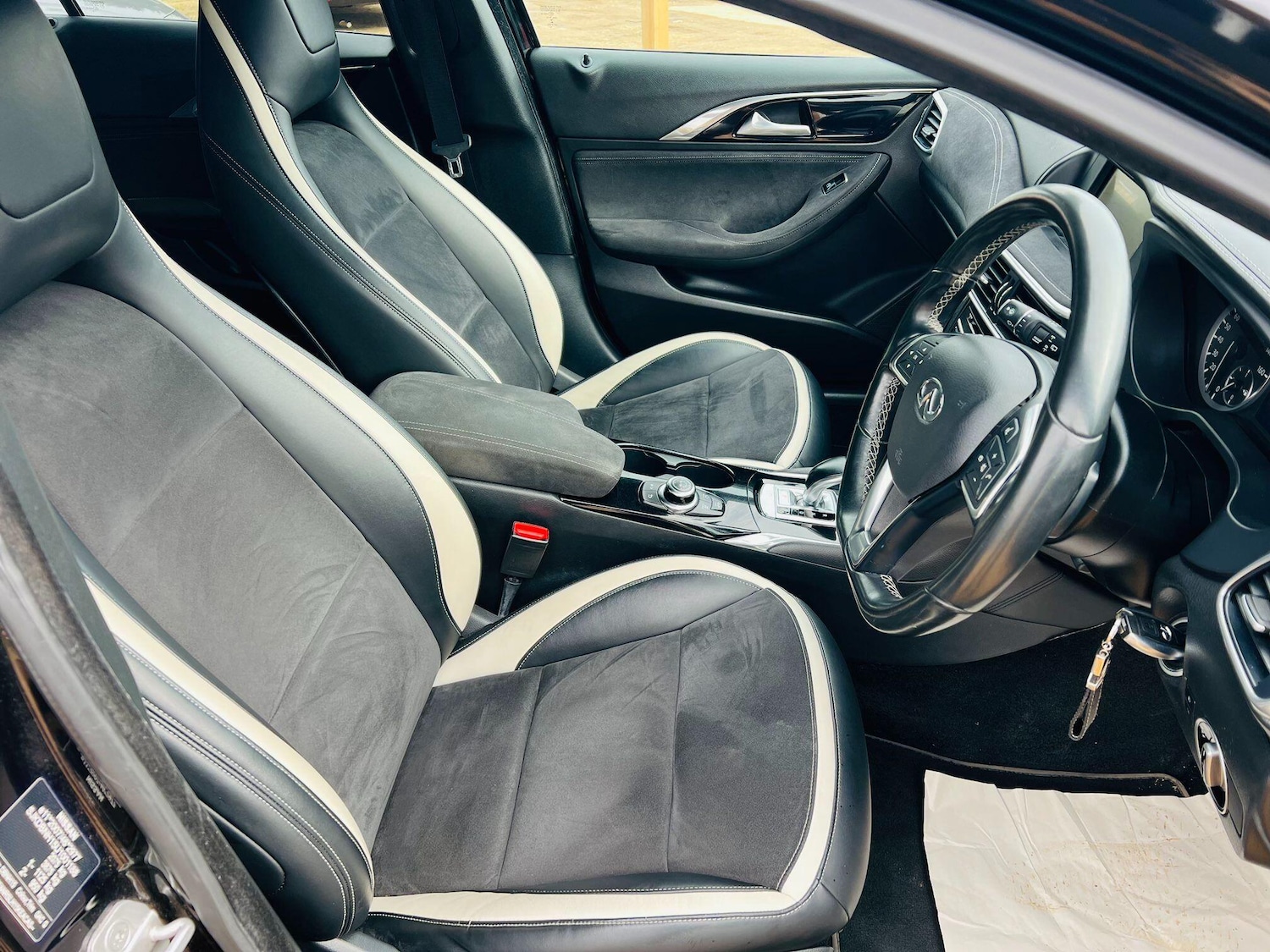 Used Infiniti Q30 for sale - 78033950: Photo 11