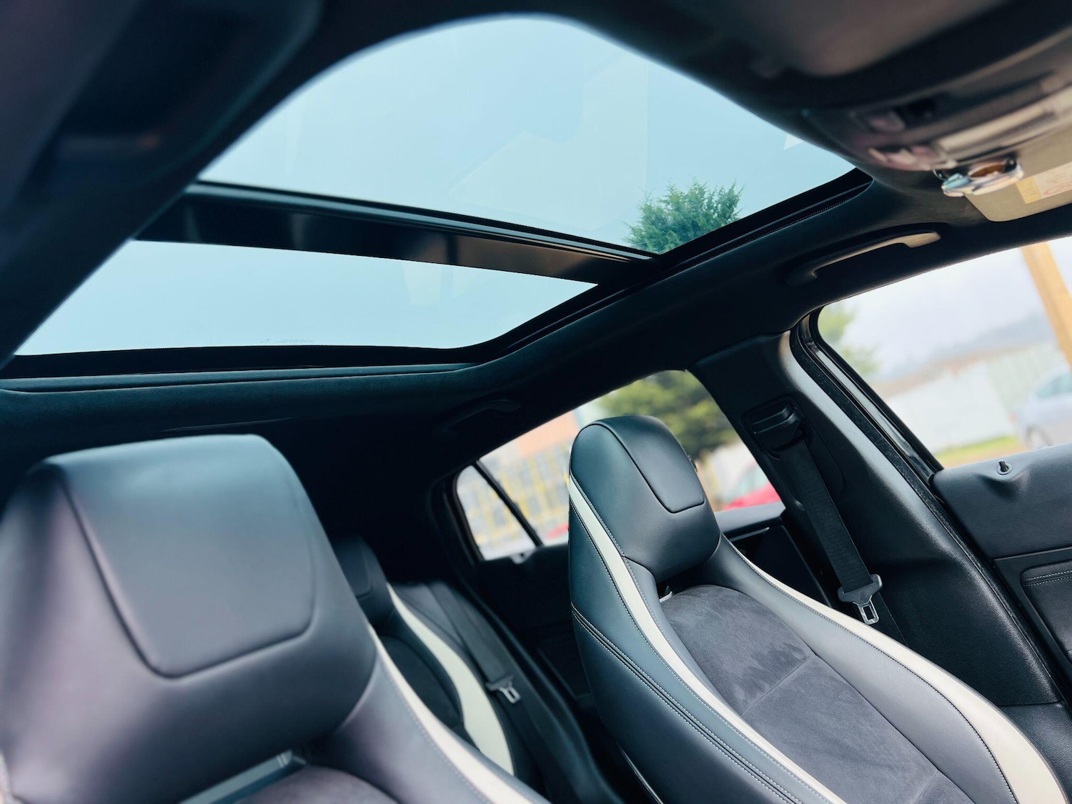 Used Infiniti Q30 for sale - 78033950: Photo 12