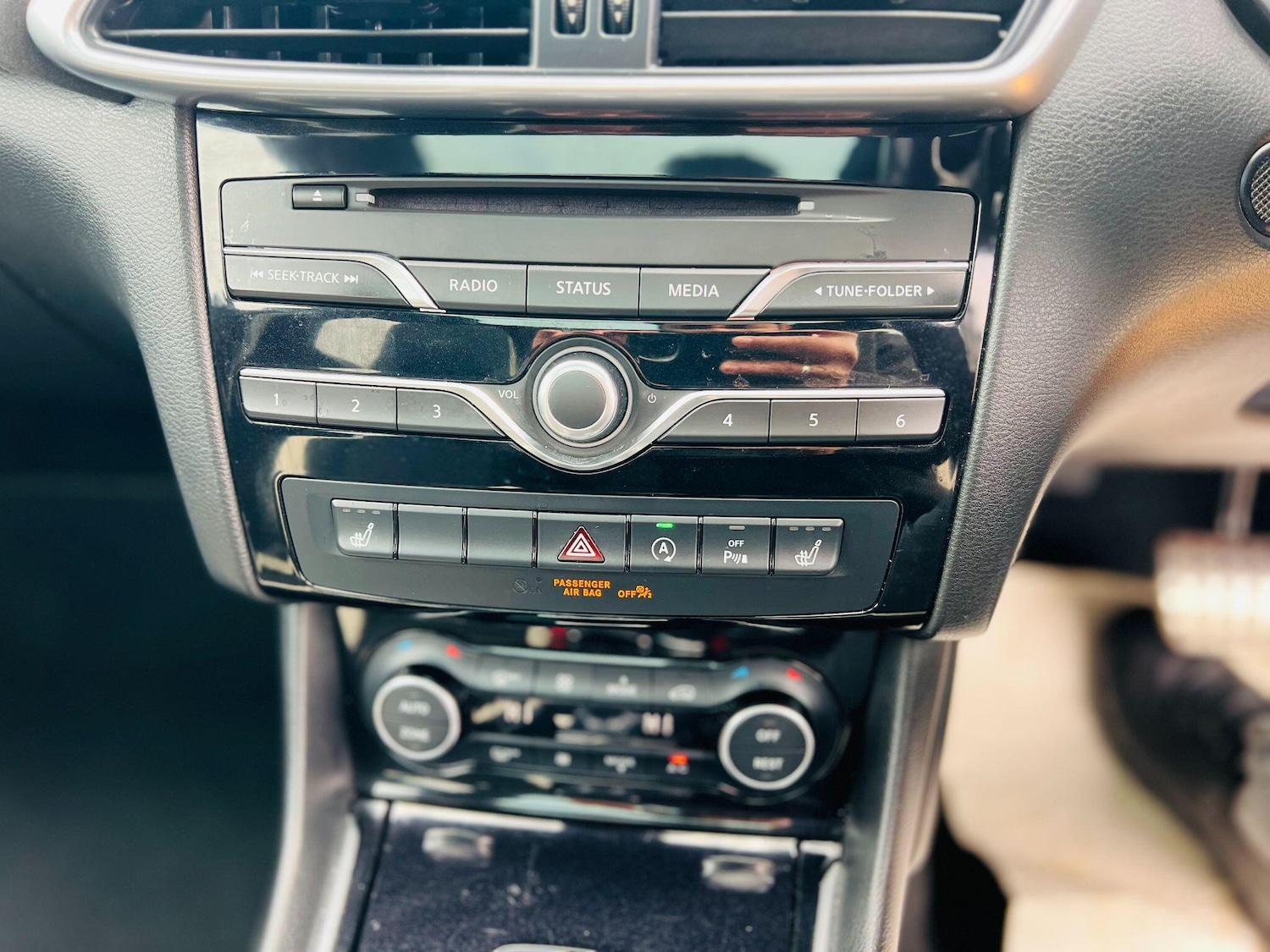 Used Infiniti Q30 for sale - 78033950: Photo 29