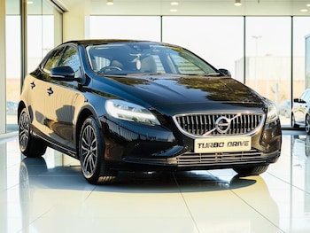 Used Volvo V40 2019 for sale - 79255889: Photo