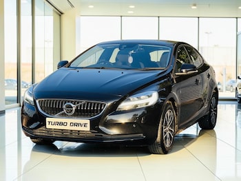 Used Volvo V40 2019 for sale - 79255889: Photo