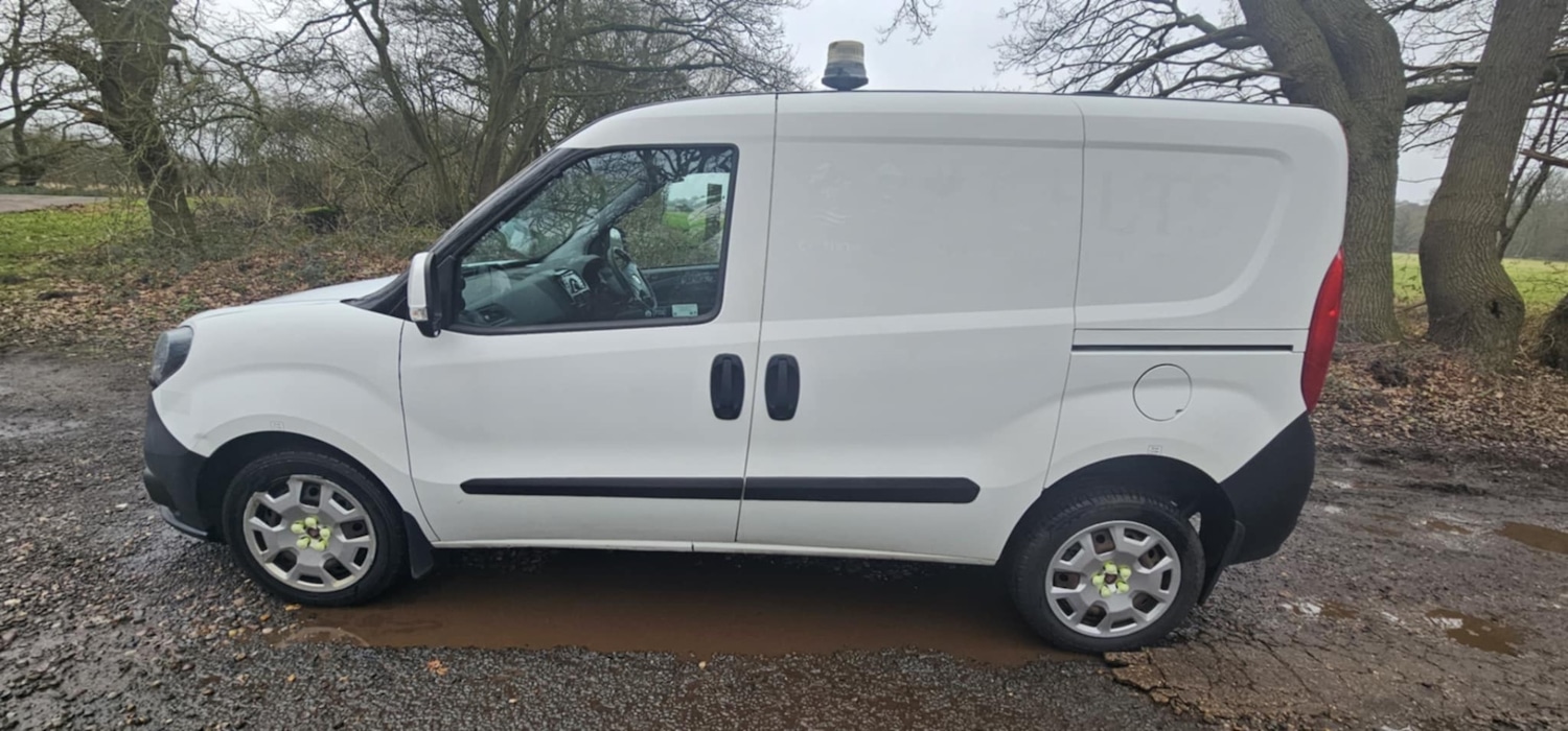 Used Fiat Doblo 2018 for sale - 77365174: Photo 2