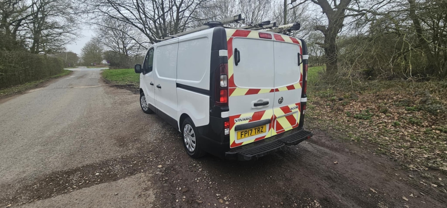 Used Vauxhall Vivaro 2017 for sale - 77778739: Photo 2