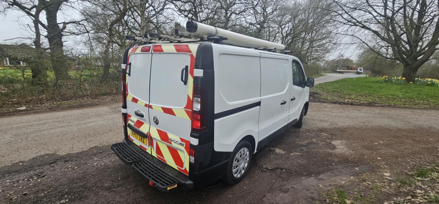 Used Vauxhall Vivaro 2017 for sale - 77778739: Photo 5