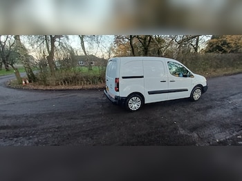 Used Citroen Berlingo 2018 for sale - 76796201: Photo