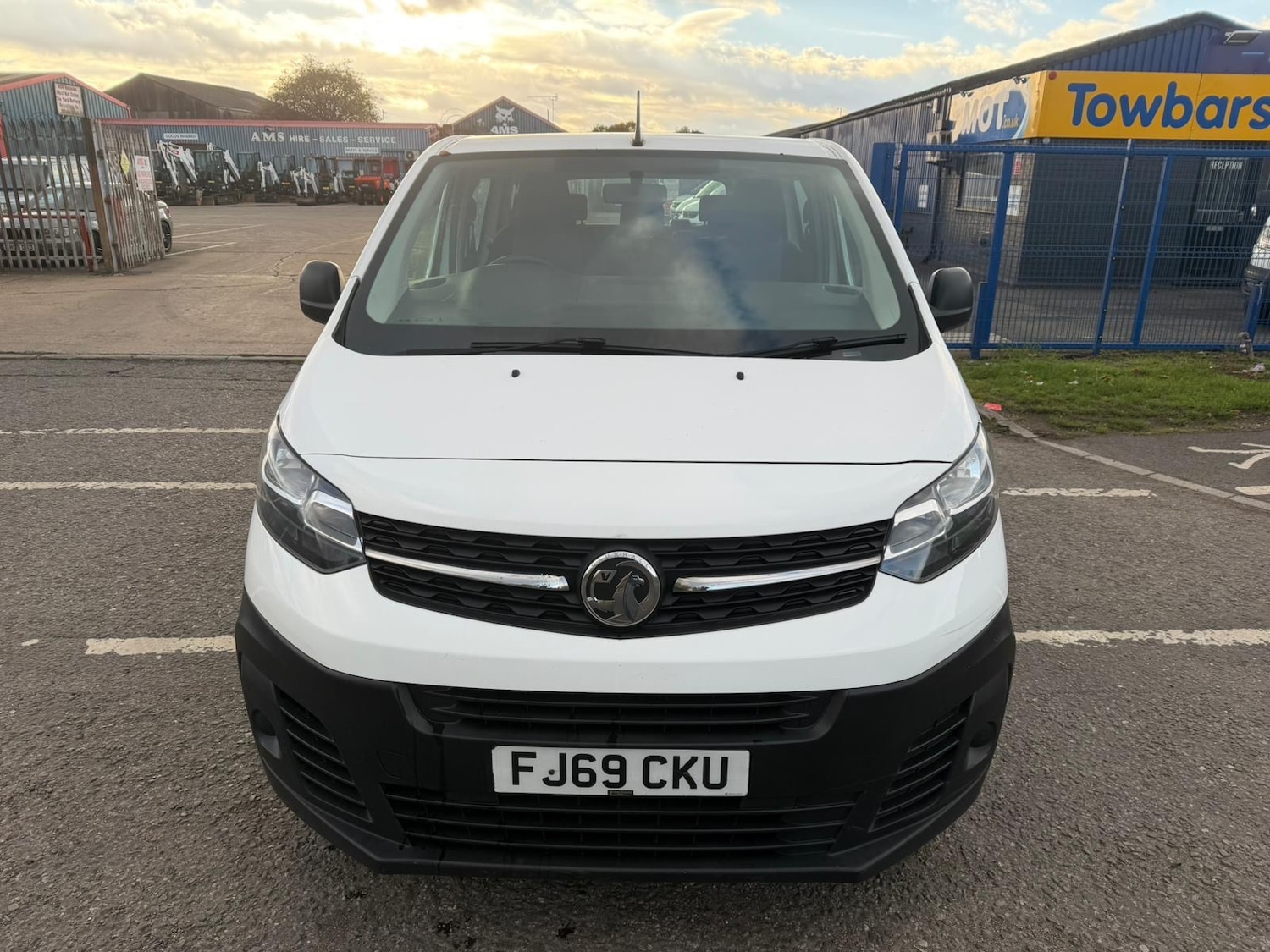 Used Vauxhall Vivaro Life 2019 for sale - 76290054: Photo 2