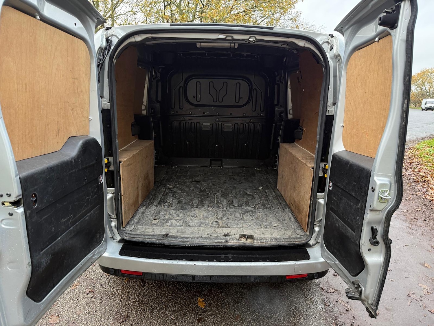 Used Vauxhall Combo 2016 for sale - 76807048: Photo 8