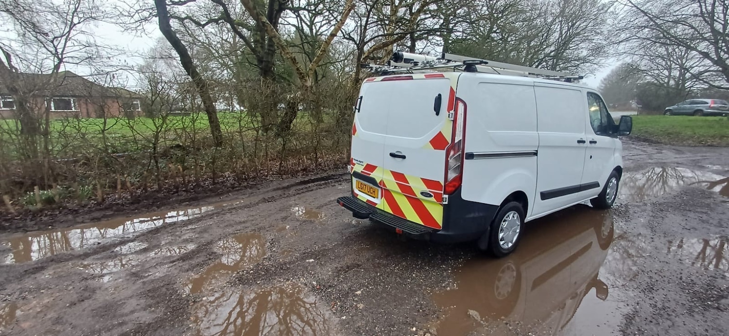 Used Ford Transit Custom 2017 for sale - 77461260: Photo 2