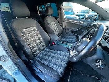 Used Volkswagen Golf 2019 for sale - 76146314: Photo