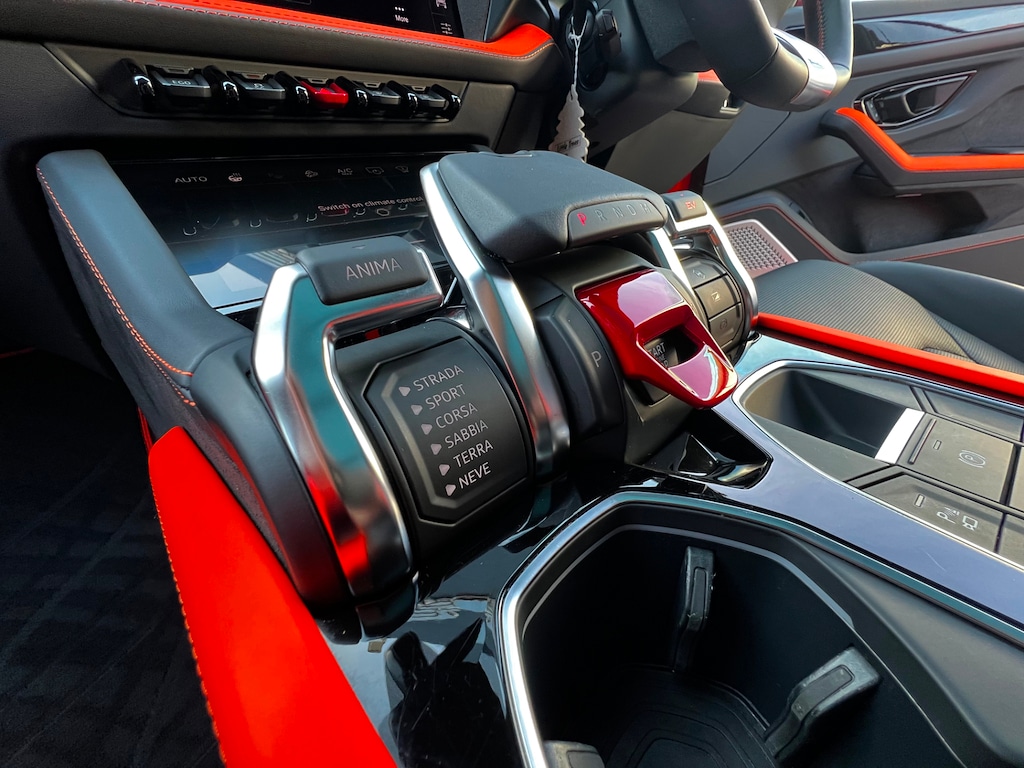 Used Lamborghini Urus 2025 for sale - 77653355: Photo 11