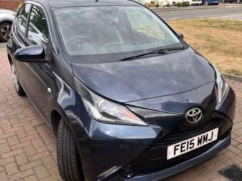 2015 - 1.0 VVT-i x-play Euro 5 5dr Euro 5