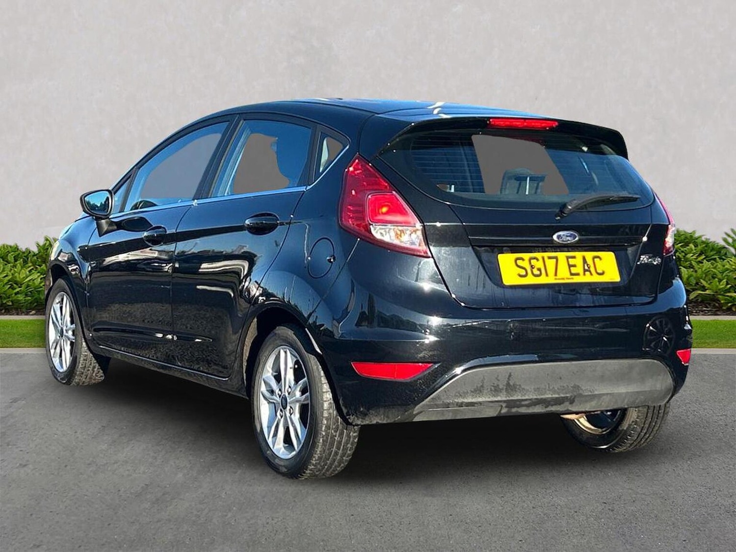 Used Ford Fiesta 2017 for sale - 76340561: Photo 2