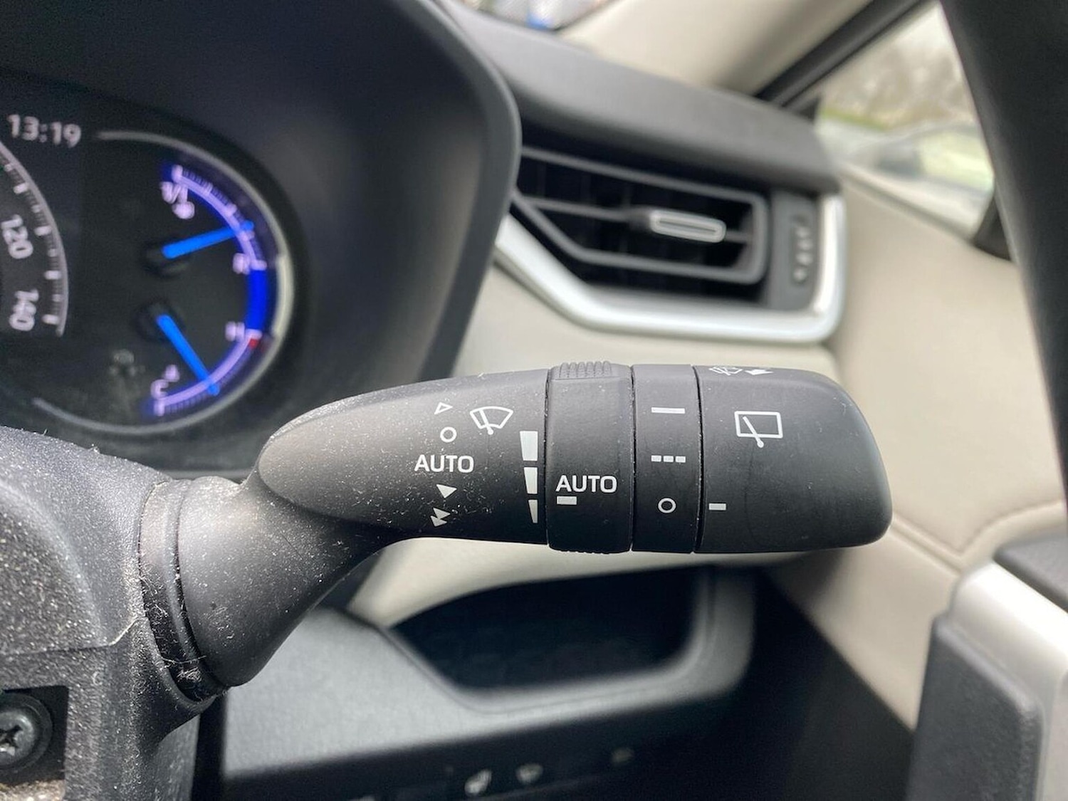 Used Toyota RAV4 2020 for sale - 77962313: Photo 29