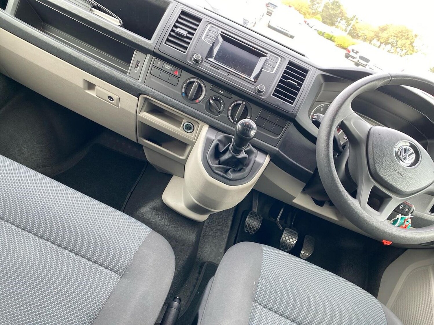 Used Volkswagen Transporter 2018 for sale - 76490719: Photo 13