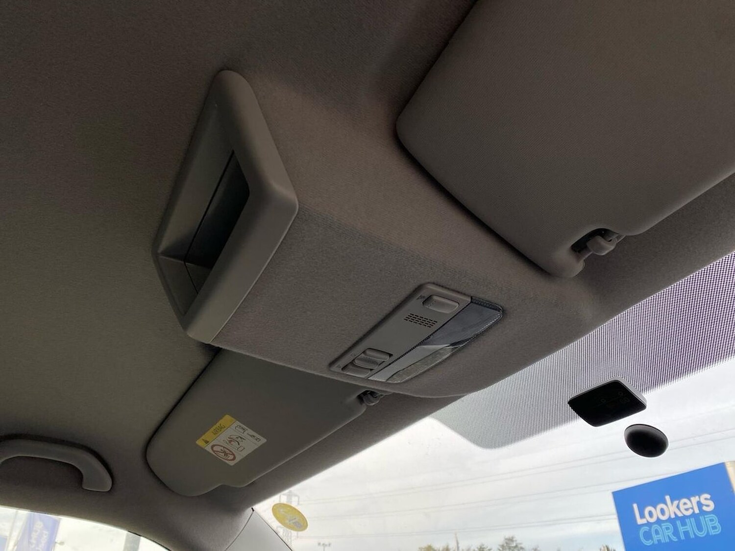 Used Volkswagen Transporter 2018 for sale - 76490719: Photo 14