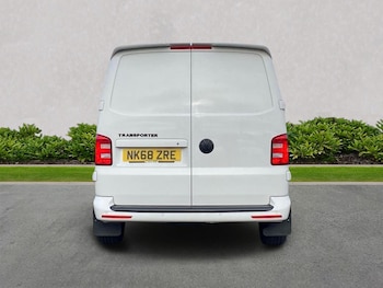 Used Volkswagen Transporter 2018 for sale - 76490719: Photo