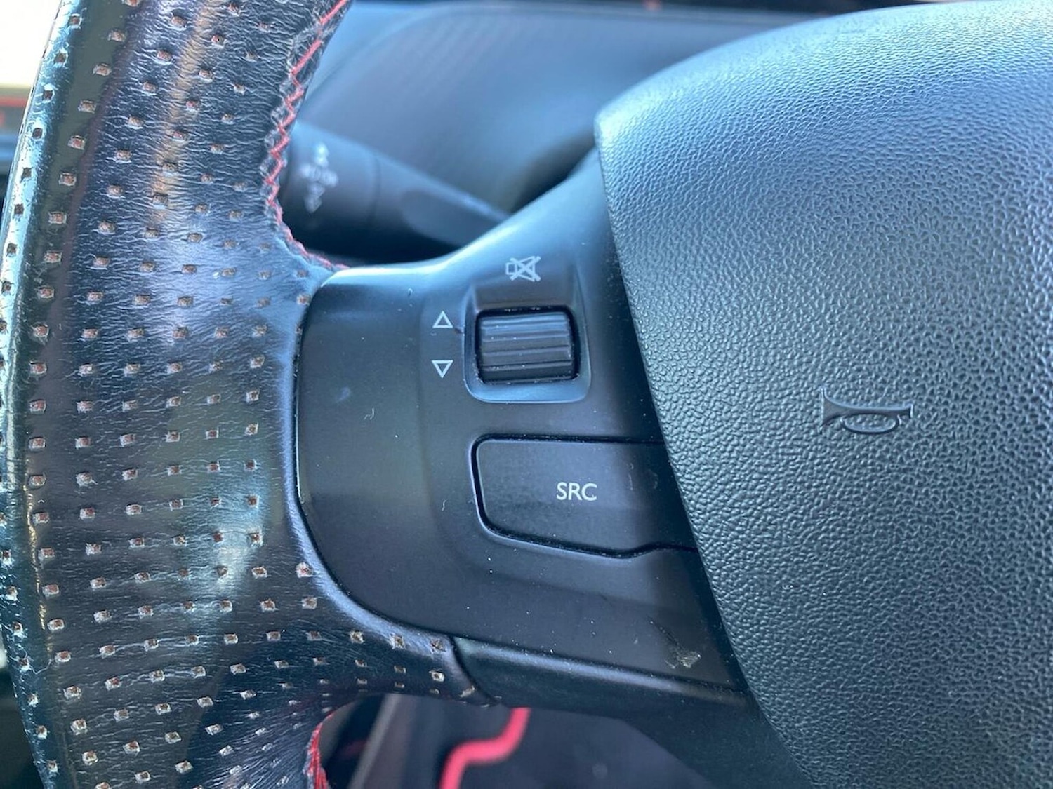 Used Peugeot 2008 2018 for sale - 76396923: Photo 26