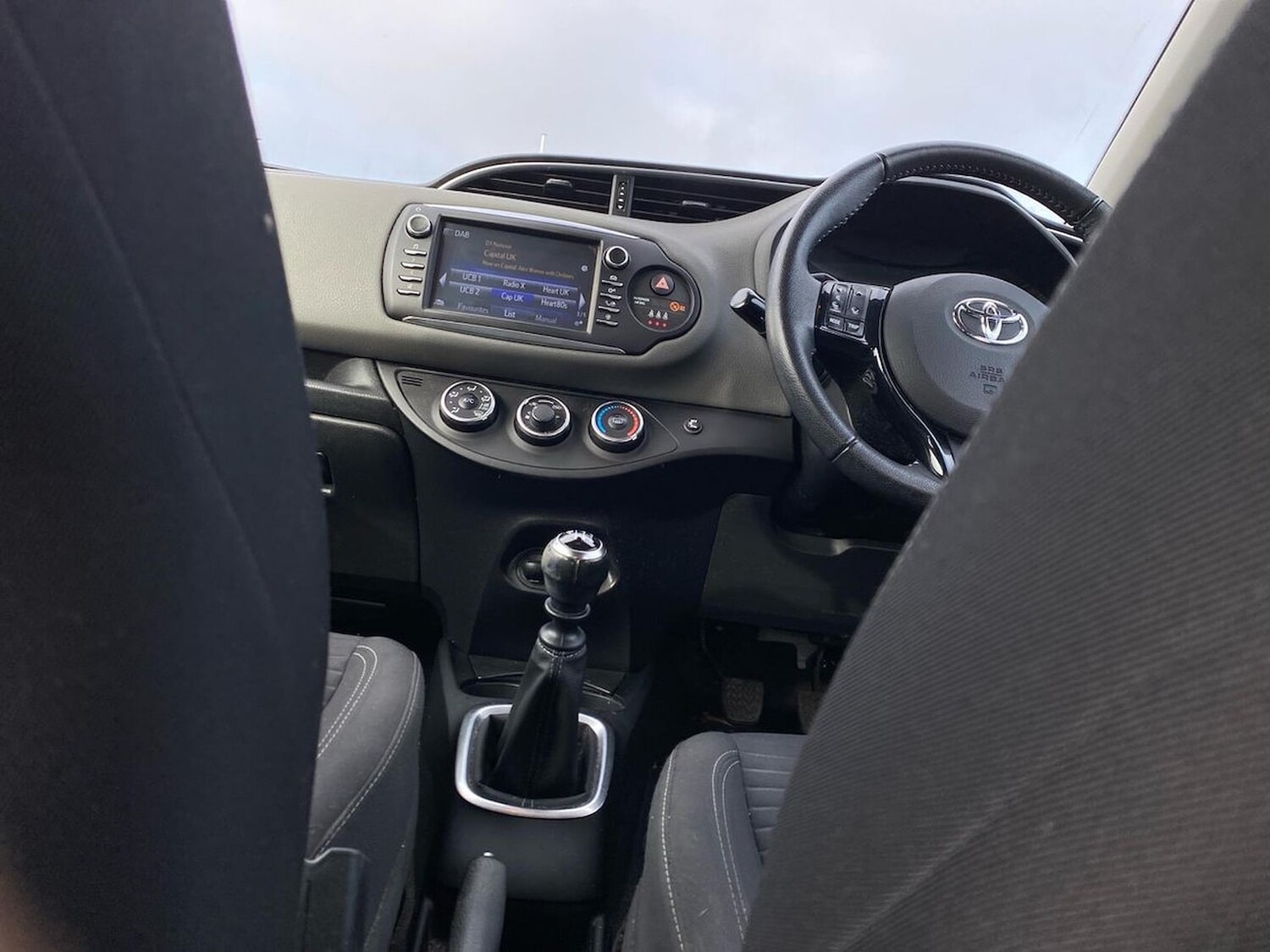 Used Toyota Yaris 2017 for sale - 78191890: Photo 15