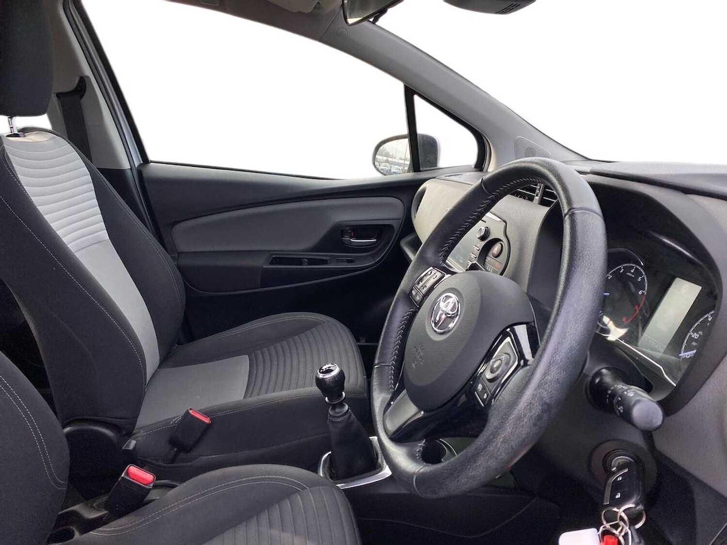 Used Toyota Yaris 2017 for sale - 78191890: Photo 17