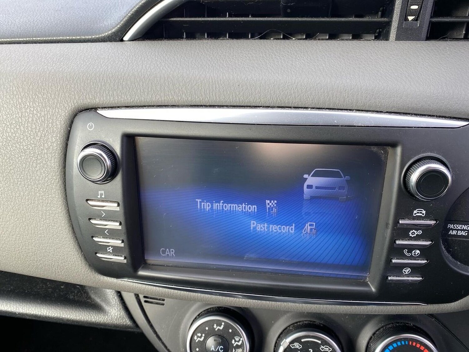 Used Toyota Yaris 2017 for sale - 78191890: Photo 27