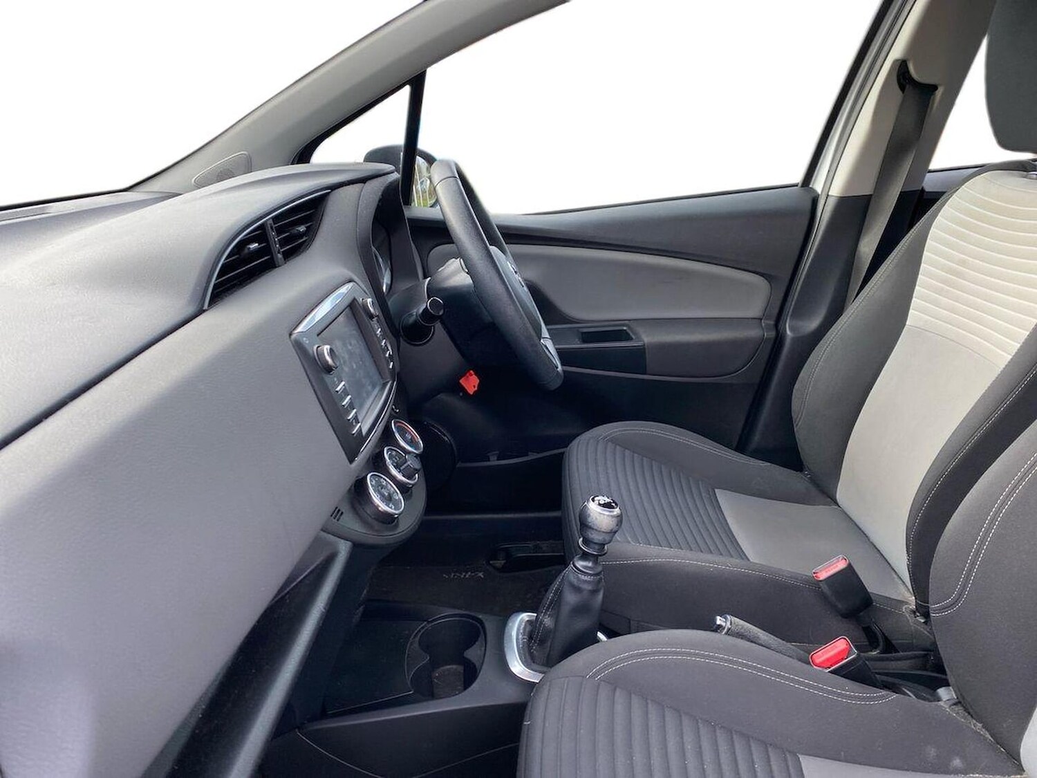 Used Toyota Yaris 2017 for sale - 78191890: Photo 9